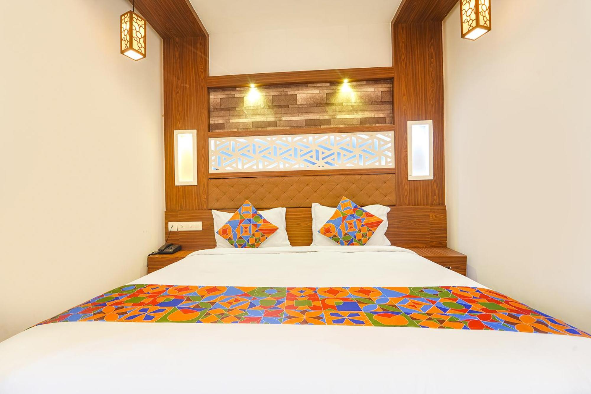 Fabhotel Qube - 800M From Ernakulam Junction South Railway Station Kochi Εξωτερικό φωτογραφία